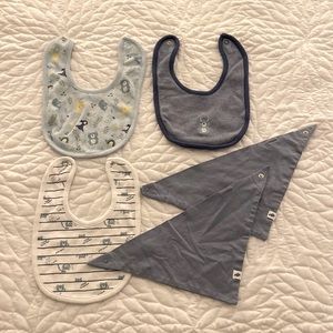 3/ $20 - Organic cotton bibs - set of 5